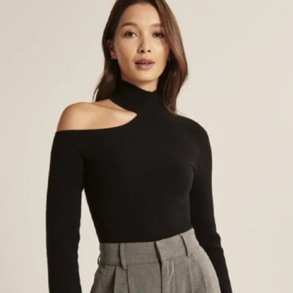 Abercrombie and Fitch Soft A&F Collection Long-Sleeve Seamless Fabric Asymmetric - Picture 2 of 5